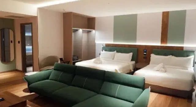 Полулюкс J Hotel