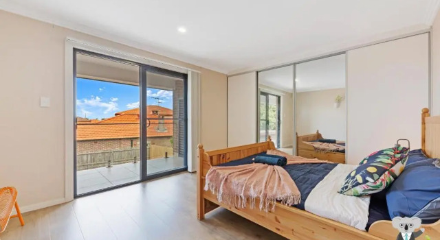 KOZYGURU Arncliffe 3 BED Begonia Cottage With FREE Parking