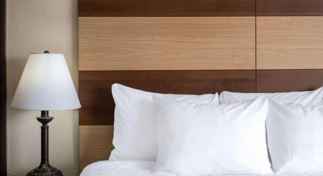 Номер Standard AmericInn by Wyndham Cedar Rapids North