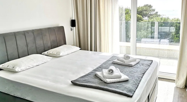 Apartment With 2 Bedrooms in Makarska, With Wonderful sea View, Furnished Terrace and Wifi, Забронировать Апартаменты/квартира Апартаменты Макарска, рядом с Набережная Рива (Макарска), Апартаменты/квартира