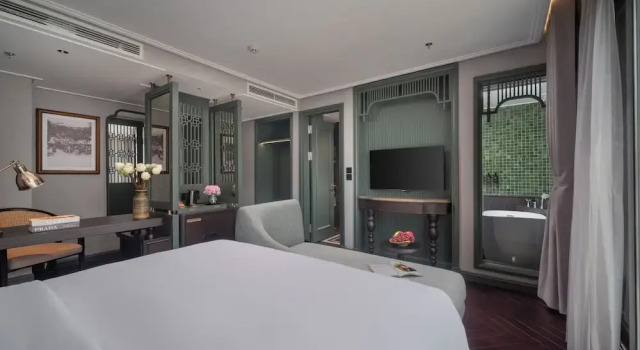 Номер Premier с видом на город Tonkin Luxury Boutique Hotel & Spa