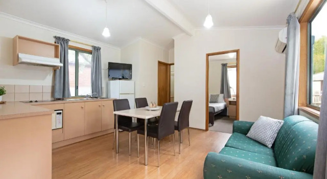 Бунгало Adelaide Caravan Park - Aspen Holiday Parks