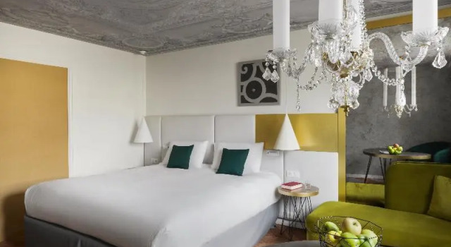 Трёхместный номер Deluxe Le Louis Hotel Versailles Château - MGallery Collection