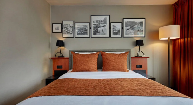 Номер Standard с балконом Carlton Square Hotel