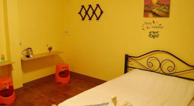 Royal Standard Hostel, Забронировать Хостел Хостелы Чиангмай, рядом с Chiangmai Ram Hospital, Хостел