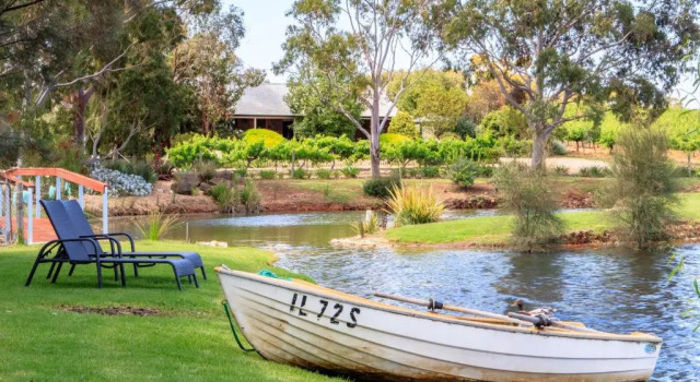 Двухместный люкс Stonewell Cottages and Vineyards