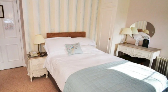 The Mill House, Reservar Hotel Reading Berkshire