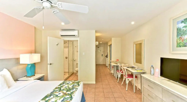 Студия Deluxe Butterfly Beach Hotel