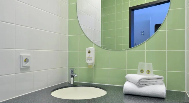 Standart üç kişilik oda B&B Hotel Berlin Potsdamer Platz