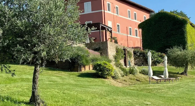 Апартаменты Standard Palazzo del Papa Country Suites-5 minutes from Siena