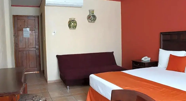 Четырёхместный номер Superior Hotel Oaxaca Dorado