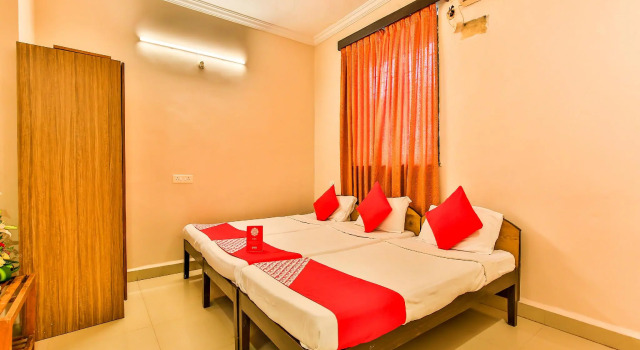 OYO 2863 Hotel 4 Pillar's, Varaa Hotelli Hotellit Panaji pysäköinnillä, Pysäköinti