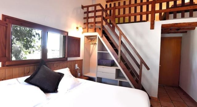 Трёхместный номер Standard Delta Hotel