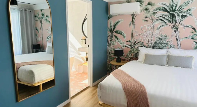 Апартаменты Deluxe Tessas on the Beach