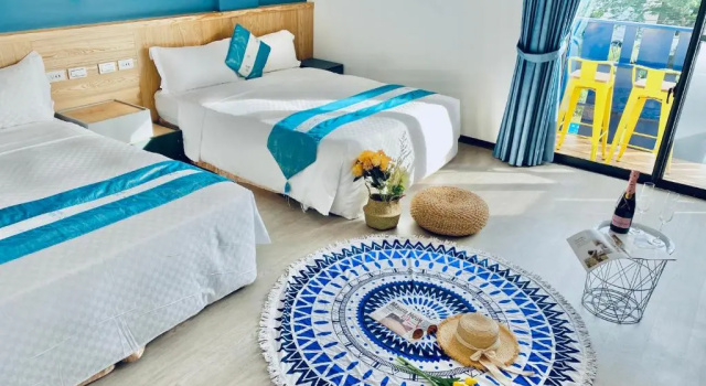 Четырёхместный номер Standard с балконом Kenting Sunhow Inn