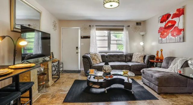 Апартаменты 8 Mi to Long Beach: Cozy Apt w/ Fenced Yard!