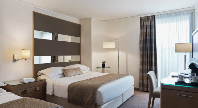 Трёхместный номер Superior с видом на бассейн Galaxy Iraklio Hotel