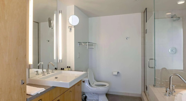 Двухместный номер Standard с балконом Hotelvetro Iowa City, Tapestry Collection By Hilton