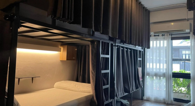 Hobnob Hostel, Забронировать Хостел Отели Чиангмай с парковкой, рядом с Wat Srisupan, Парковка