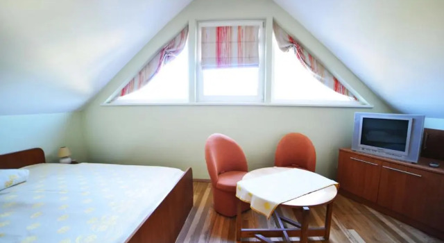 Birutes Apartments, Varaa Huoneisto Hotellit Klaipeda pysäköinnillä, Pysäköinti