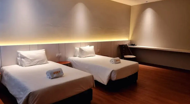 Luksusowy dwuosobowy pokój z widokiem na miasto Roxy Hotel Malihah