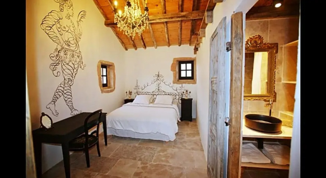 Sublime suite familiale Verveine et Santoline, Rezerwuj Hotel Hotele w Gard z basenem, Basen