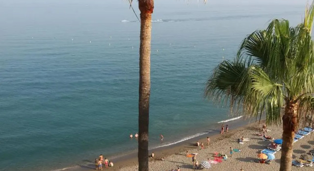 Sea front studio with spacious balcony Santa Clara, Забронировать Отель Отели Торремолинос с бассейном, рядом с Парафия Архангела Михаила, Бассейн