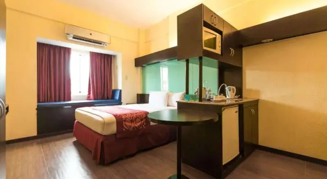 Номер Standard Microtel by Wyndham Batangas