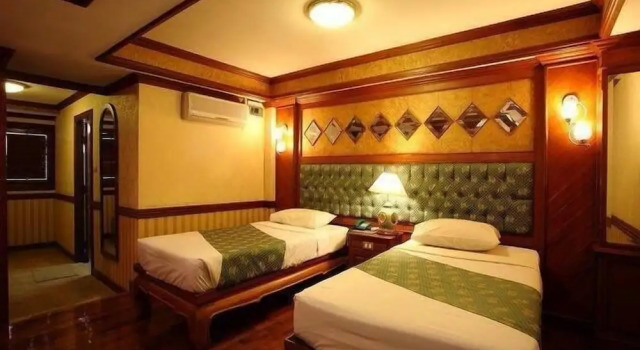 Номер Deluxe Highway Hotel