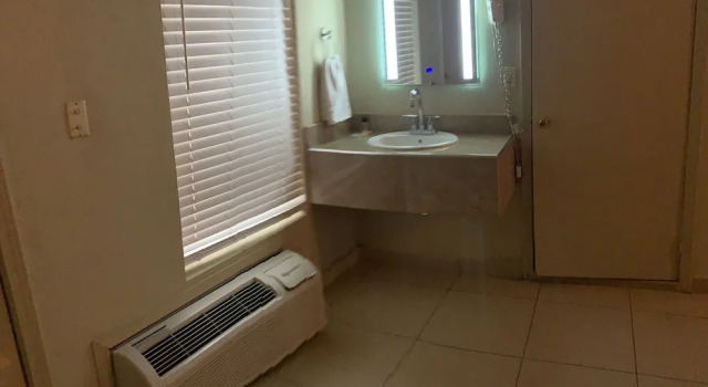 Номер Economy HOTEL PLAZA RIVIERA
