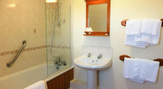 Апартаменты The Uplands Serviced Apartments