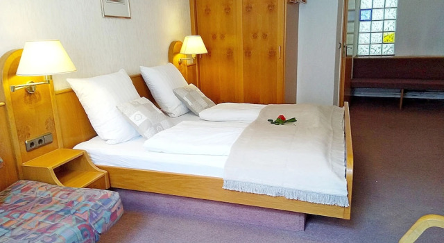 Hotel Gelber Hof, Забронировать Отель Отели Долины Среднего Рейна с парковкой, Парковка
