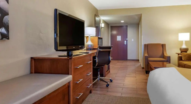 Suite Quality Inn