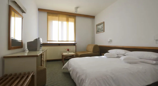 Bat Hotel Bistrica, Забронировать Отель Отели Яхорина с бассейном, рядом с Ogorjelica 2, Бассейн