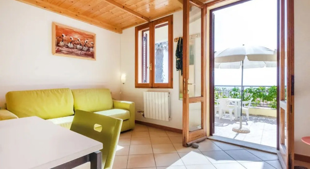 Студия Comfort Mare Lughente