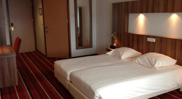 SuyderSee Hotel