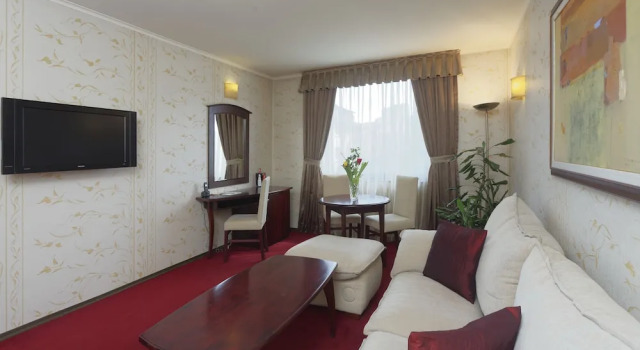 Апартаменты Standard Capitol Hotel