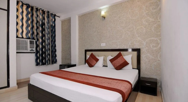 OYO 2041 Hotel Silver Land
