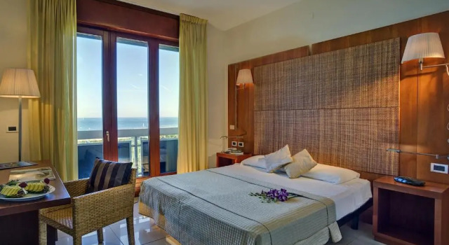 Standard Doppel Zimmer mit Balkon und mit Meerblick Hotel Le Tegnue