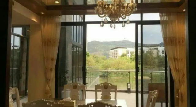 Вилла Deluxe Moon River Lake View Villa