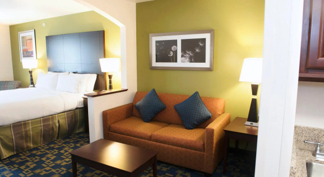Люкс Holiday Inn Express and Suites Urbandale Des Moines by IHG