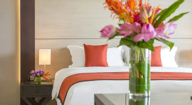 Люкс с балконом и с видом на залив Ramada Resort by Wyndham Port Vila