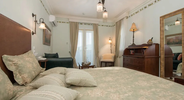Полулюкс с балконом и с видом на море Enavlion Hotel