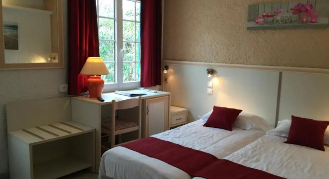 Семейный номер Standard с видом на сад Hôtel La Nartelle
