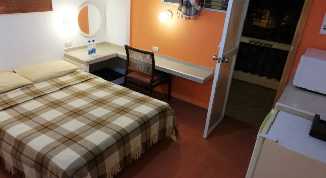 Семейный люкс с 2 комнатами с балконом и с красивым видом из окна Suites El Mirador