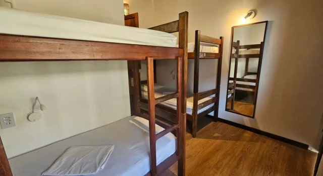 Кровать в общем номере (женский номер) Bamboo Búzios Hostel