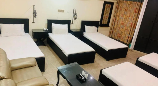 Полулюкс Thikana Hotel