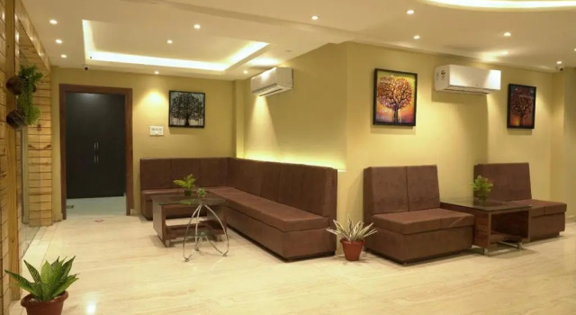 Click Hotel Capital House, Rezervovat Hotel Hotely v Bangalore s parkováním, Parkování