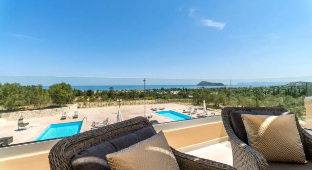 Вилла Liberty & Freedom Luxury Villa-heated pool