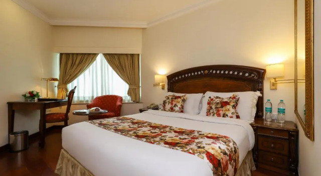 Двухместный номер Standard Hotel The Royal Plaza